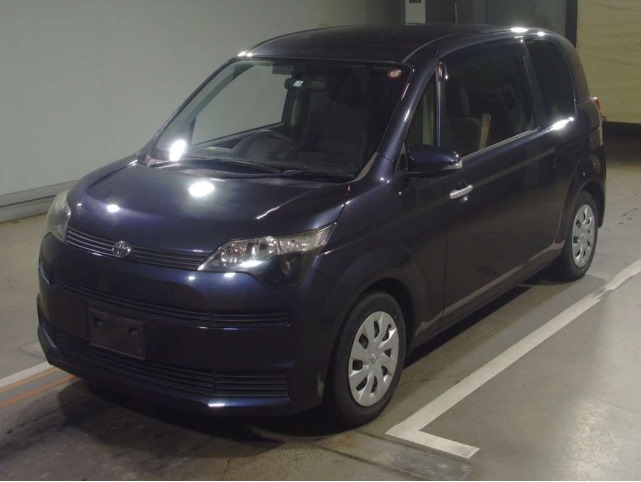 Toyota Spade 2015 Purple