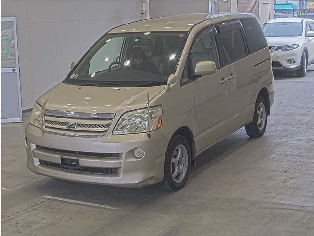 Toyota Noah 4WD 2005 Beige