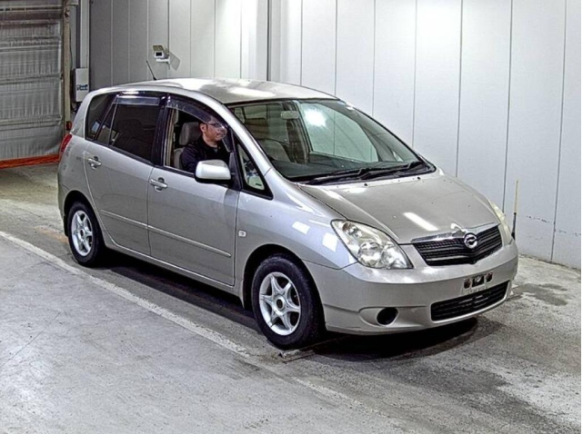 Toyota Corolla Spacio 2003 Gold