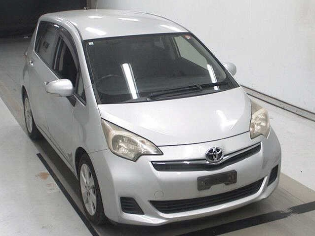 Toyota Ractis 2012 Silver