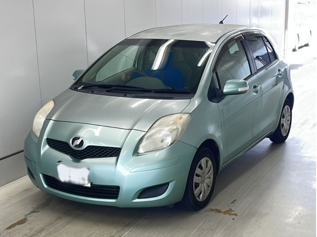 Toyota Vitz 2009 Green