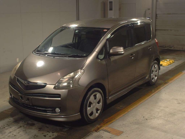 Toyota Ractis 2006 Brown