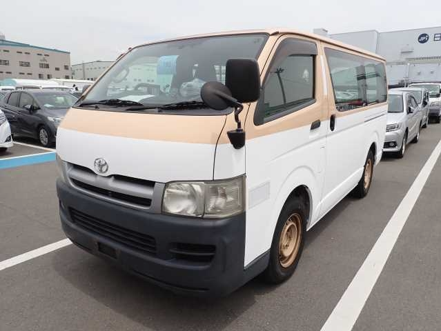 Toyot Hiace Van 2007  White/Beige