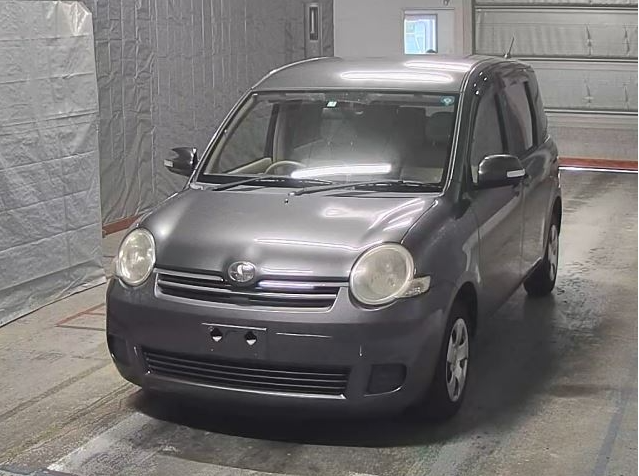 Toyota Sienta 2007 Grey