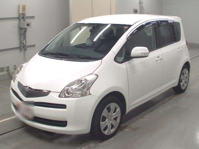 Toyota Ractis 2009 White