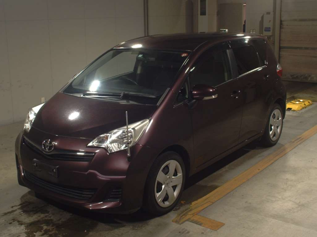 Toyota Ractis 2011 Purple