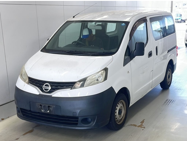 Nissan NV 200  2016 White