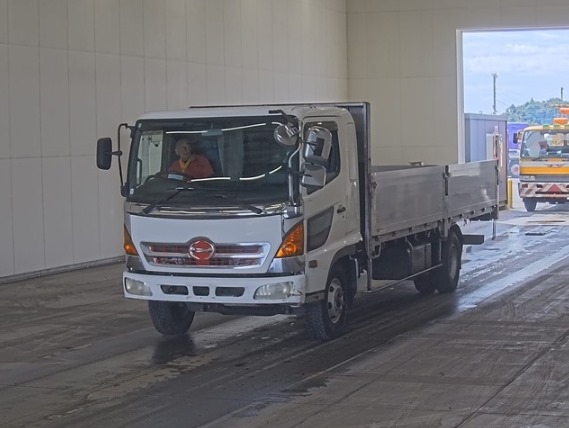 Hino Ranger 2003 White