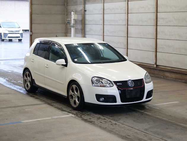 VW Golf 2005 White