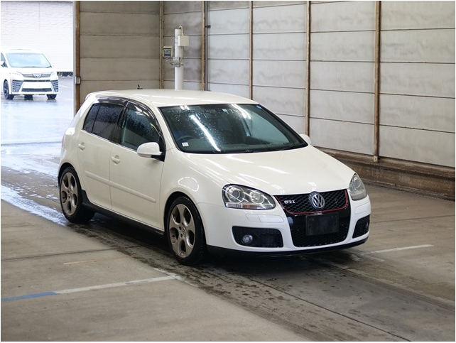 VW Golf 2005 White