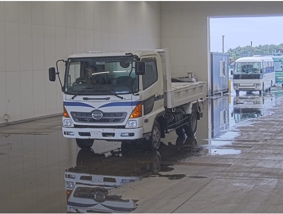 Hino Ranger 2003 White