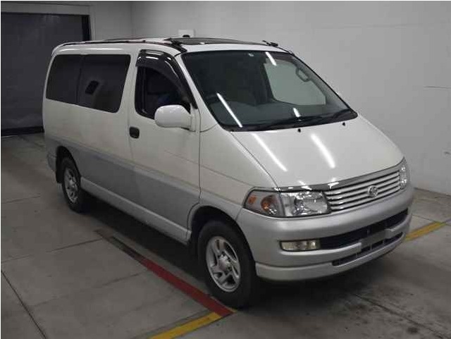 Toyota Regius1997  White/Silver