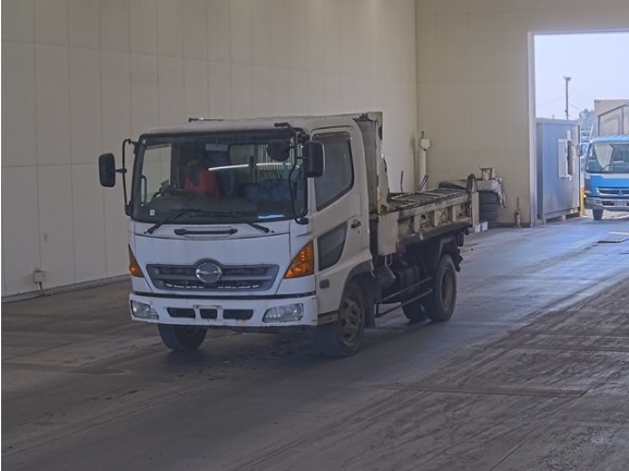 Hino Ranger 2002 White