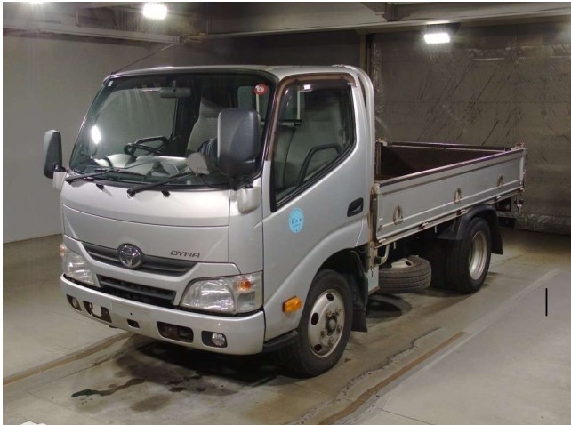 Hino Dyana 2015 Silver