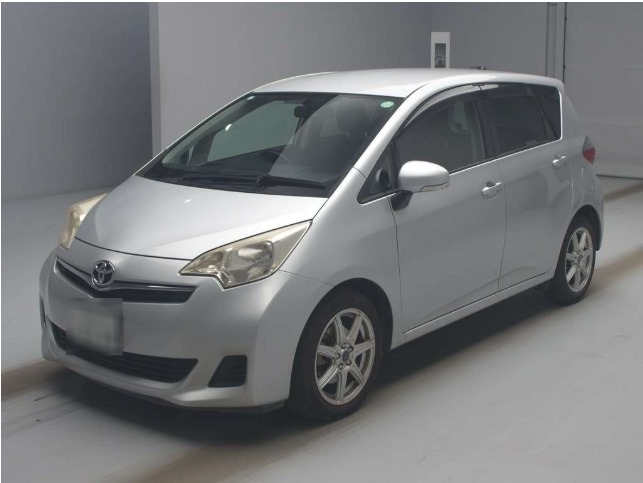 Toyota Ractis 2011 Silver