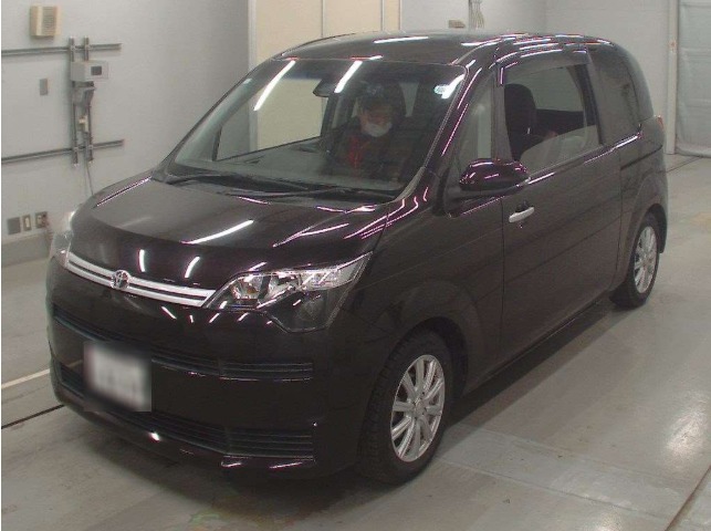 Toyota Spade 2016 Wine Red