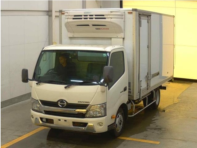 Toyota Dutoro 2013 White