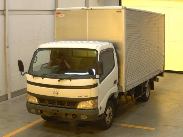Hino Dutoro 2006 White