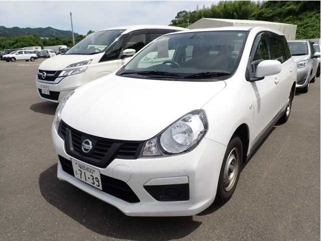 Nissan AD Van 2017 White