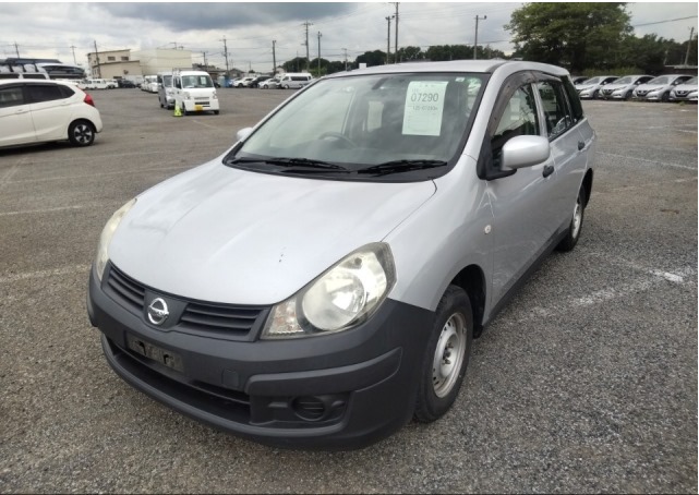 Nissan AD van 2016 Silver