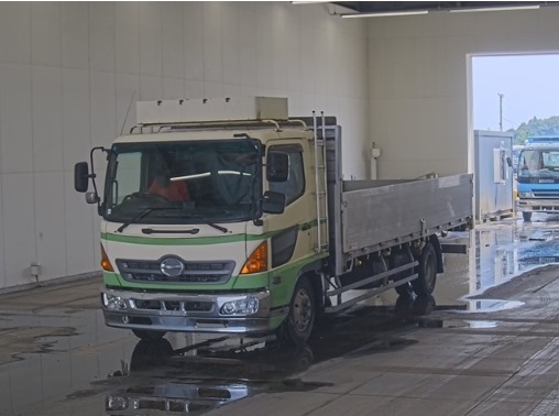 Hino Ranger Cream/Light Green 2004