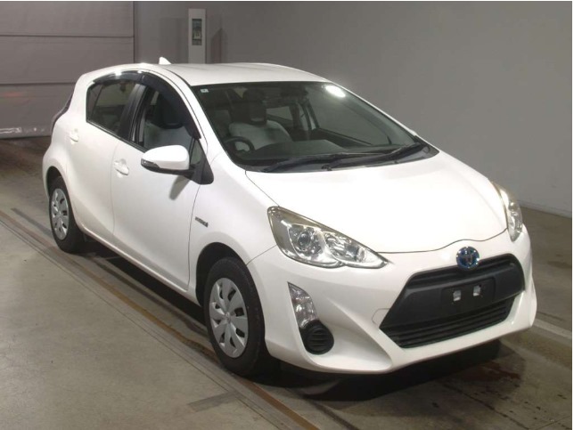 Toyota Aqua 2016 White