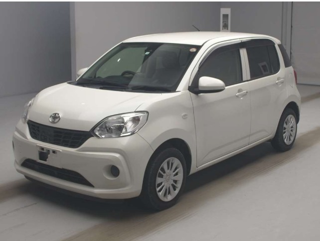 Toyota Passo 2016 White