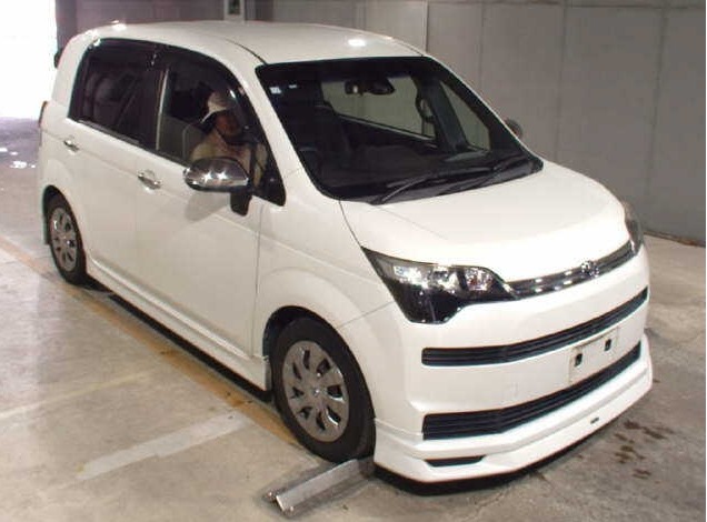Toyota Spade 2016 White