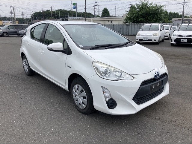 Toyota Aqua 2016 White