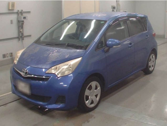 Toyota Ractis 2011 Blue