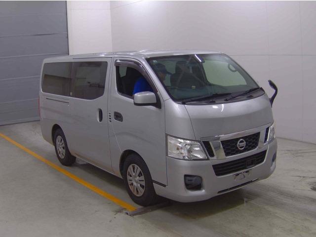 Nissan Caravan Van 2016 Silver