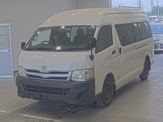 Toyota Hiace Commuter 2013 White