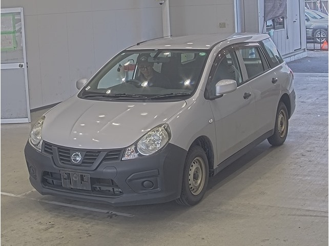 Nissan AD Van 2017 Silver