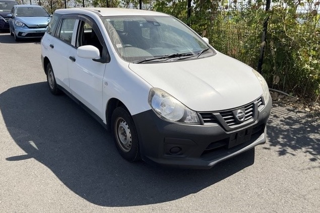 Nissan AD Van 2017 White