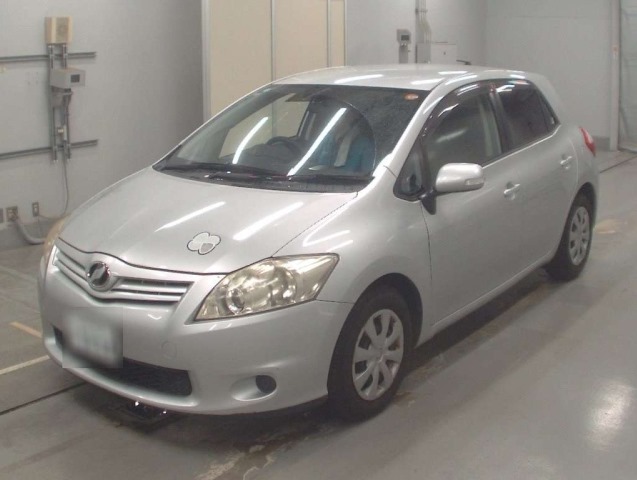 Toyota Auris 2010 Silver