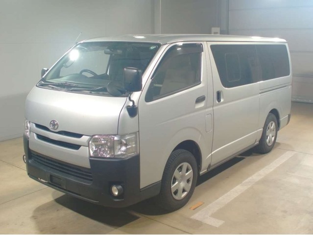 Toyota Hiace van 2017 Silver