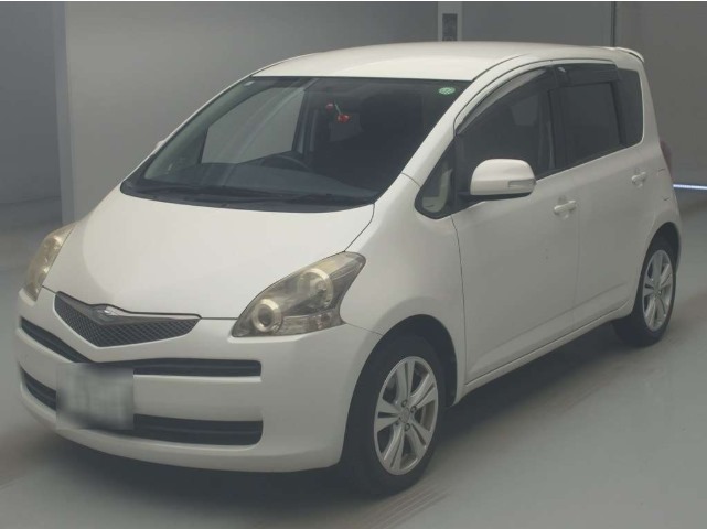 Toyota Ractis 2009 White