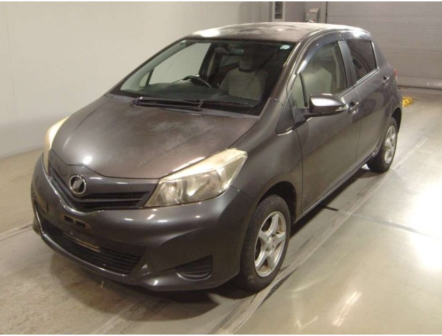 Toyota Vitz 2012 Grey