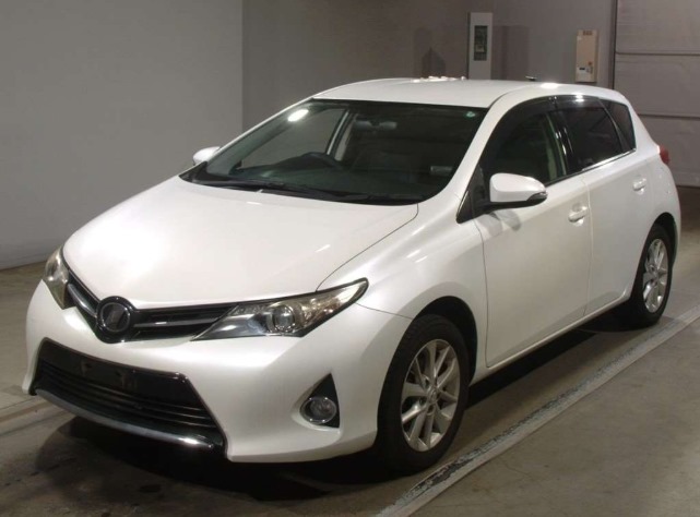 Toyota Auris 2012 White