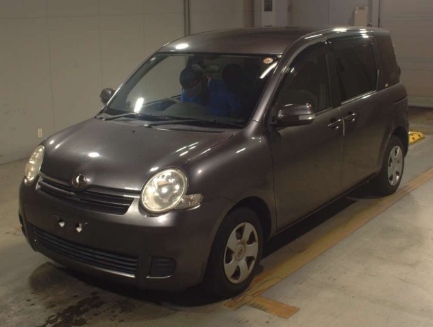 Toyota Sienta 2009 Gery