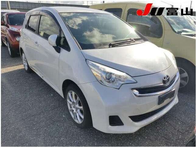 Toyota Ractis 2006 White