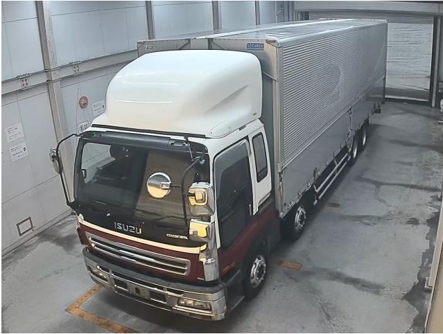 Isuzu Giga Wing 2005 White/Brown